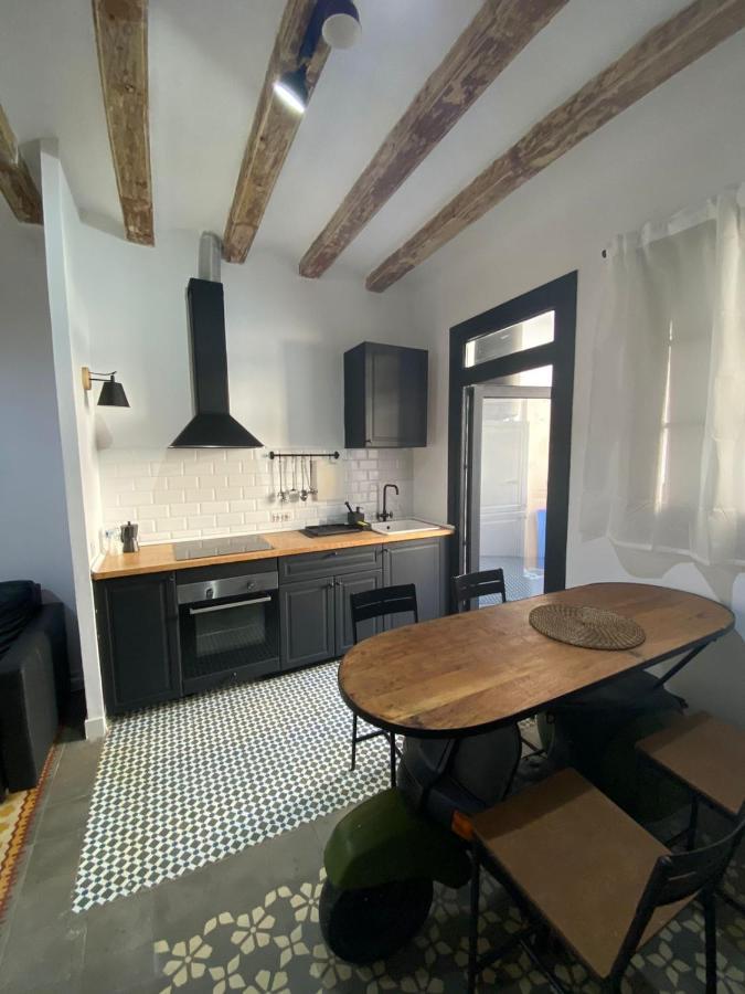 Spacious Modern Apartment In The Vibrant El Raval Barcelone Extérieur photo